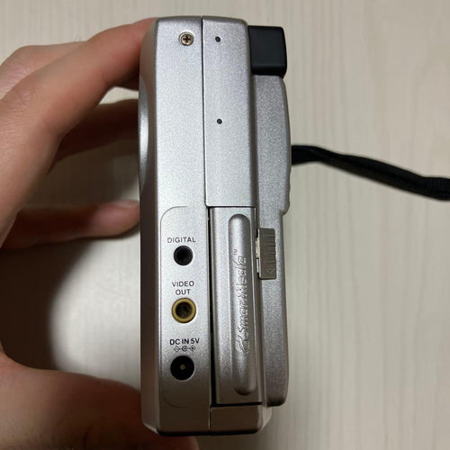 Fujifilm Compact Digital Camera Finepix1700Z 1.5