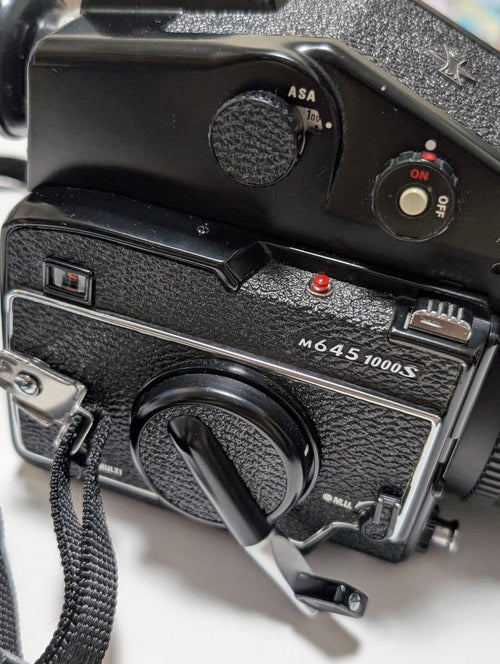Mamiya Slr Camera (Film) 645