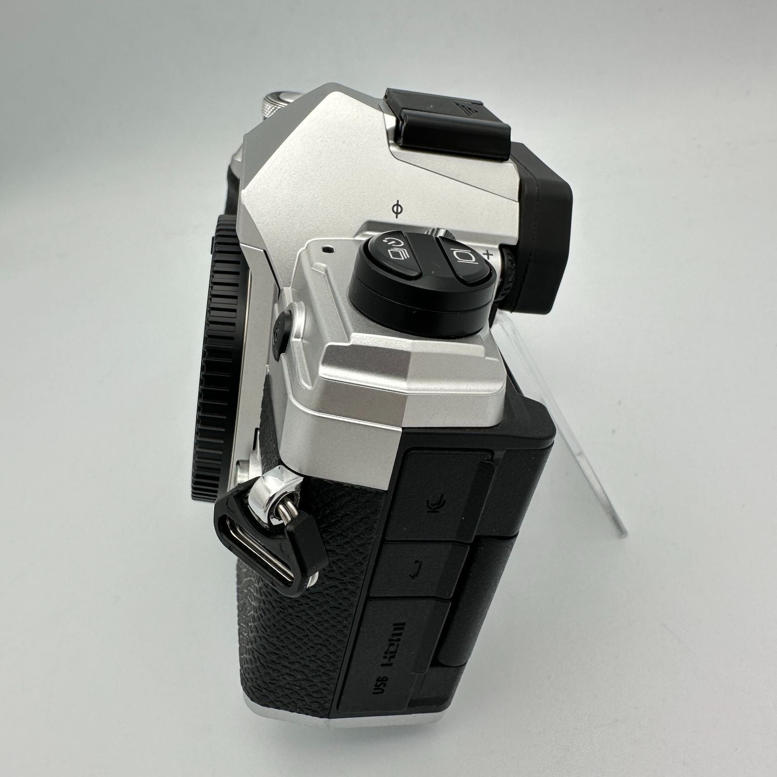 Om System Mirrorless Interchangeable Lips Om-5 14-150Mm Ii