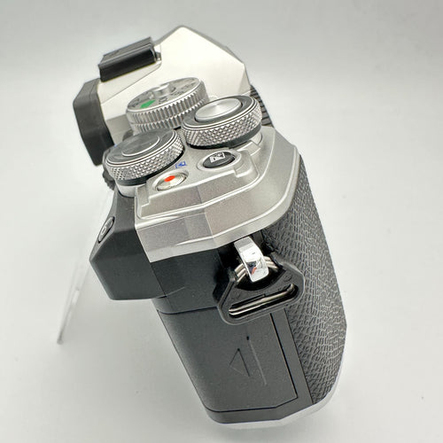 Om System Mirrorless Interchangeable Lips Om-5 14-150Mm Ii