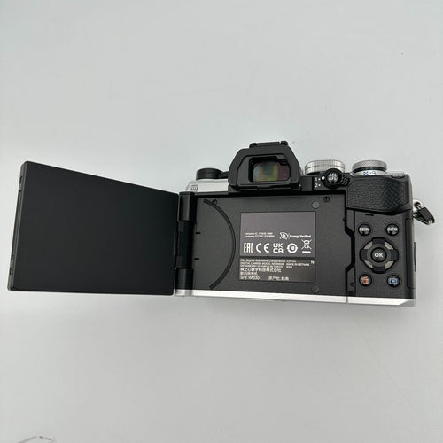 Om System Mirrorless Interchangeable Lips Om-5 14-150Mm Ii