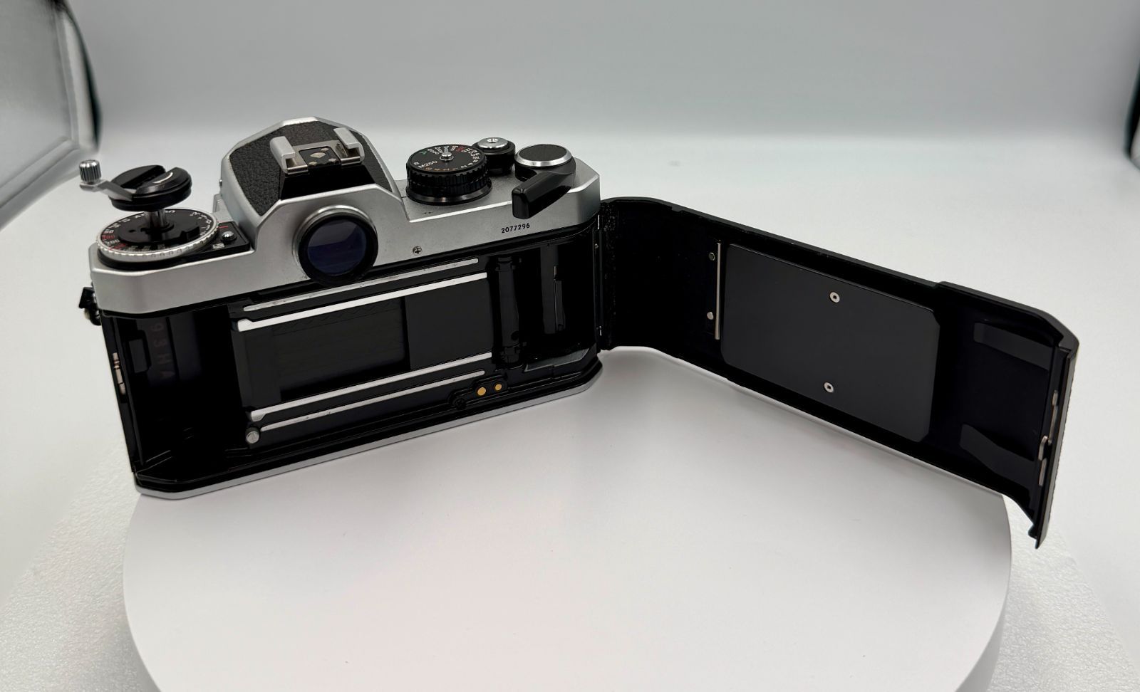Slr Camera (Film) Nikon Fe2 K0030