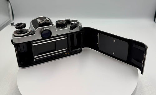 Slr Camera (Film) Nikon Fe2 K0030