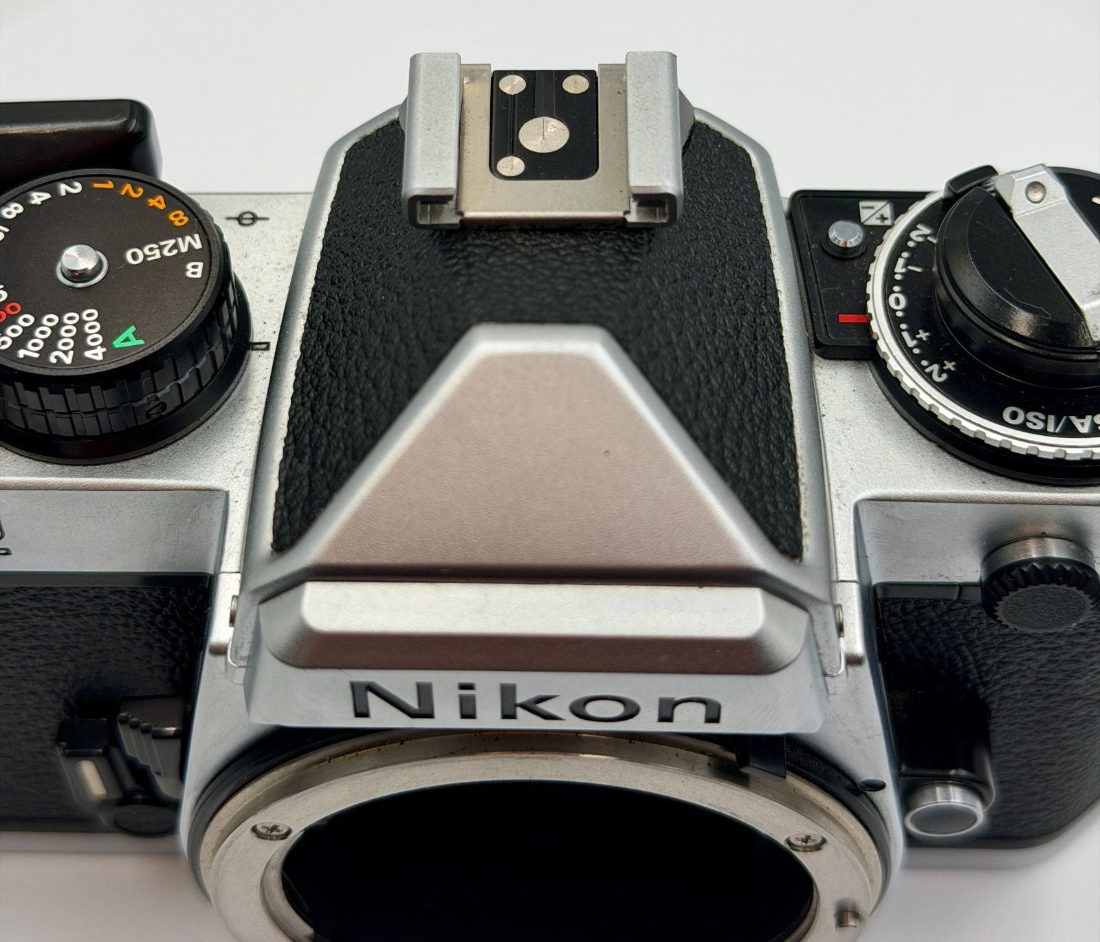 Slr Camera (Film) Nikon Fe2 K0030