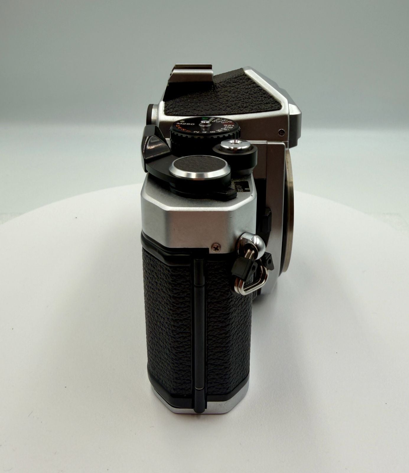 Slr Camera (Film) Nikon Fe2 K0030