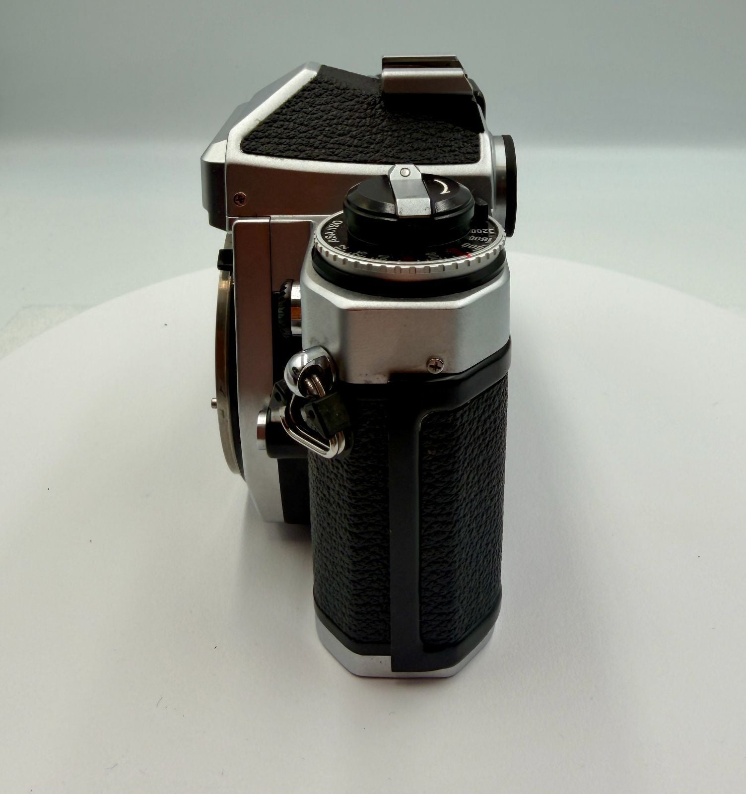 Slr Camera (Film) Nikon Fe2 K0030