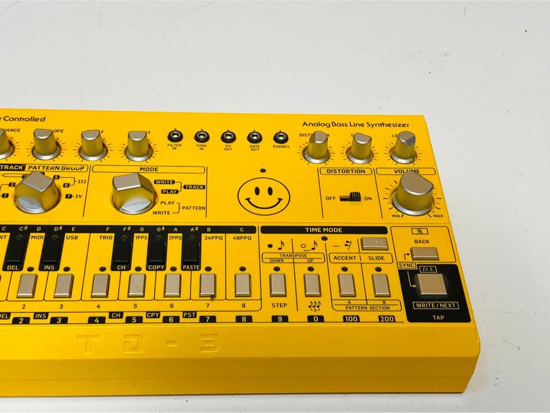 Rhythm Machine Behringer Td-3