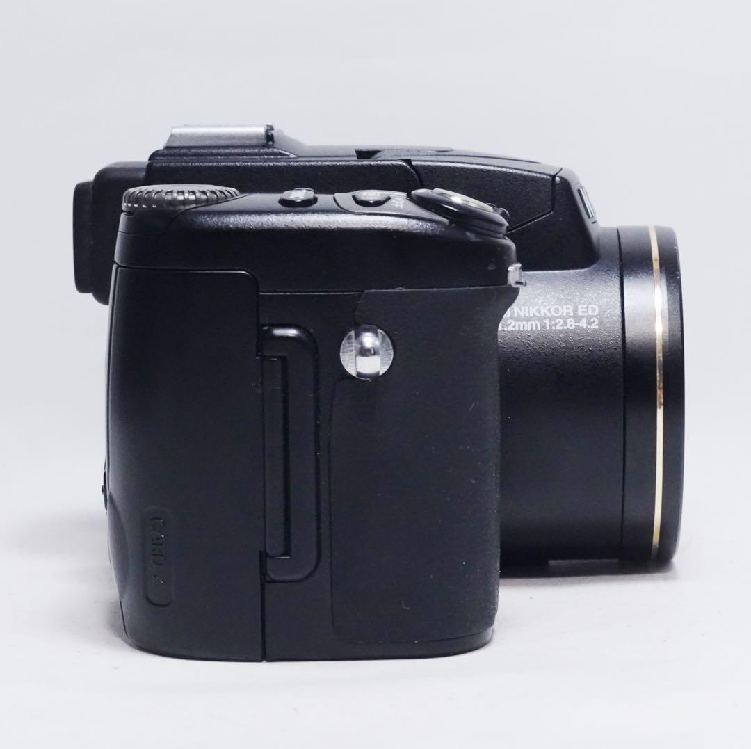 Nikon Compact Digital Camera Coolpix 8700