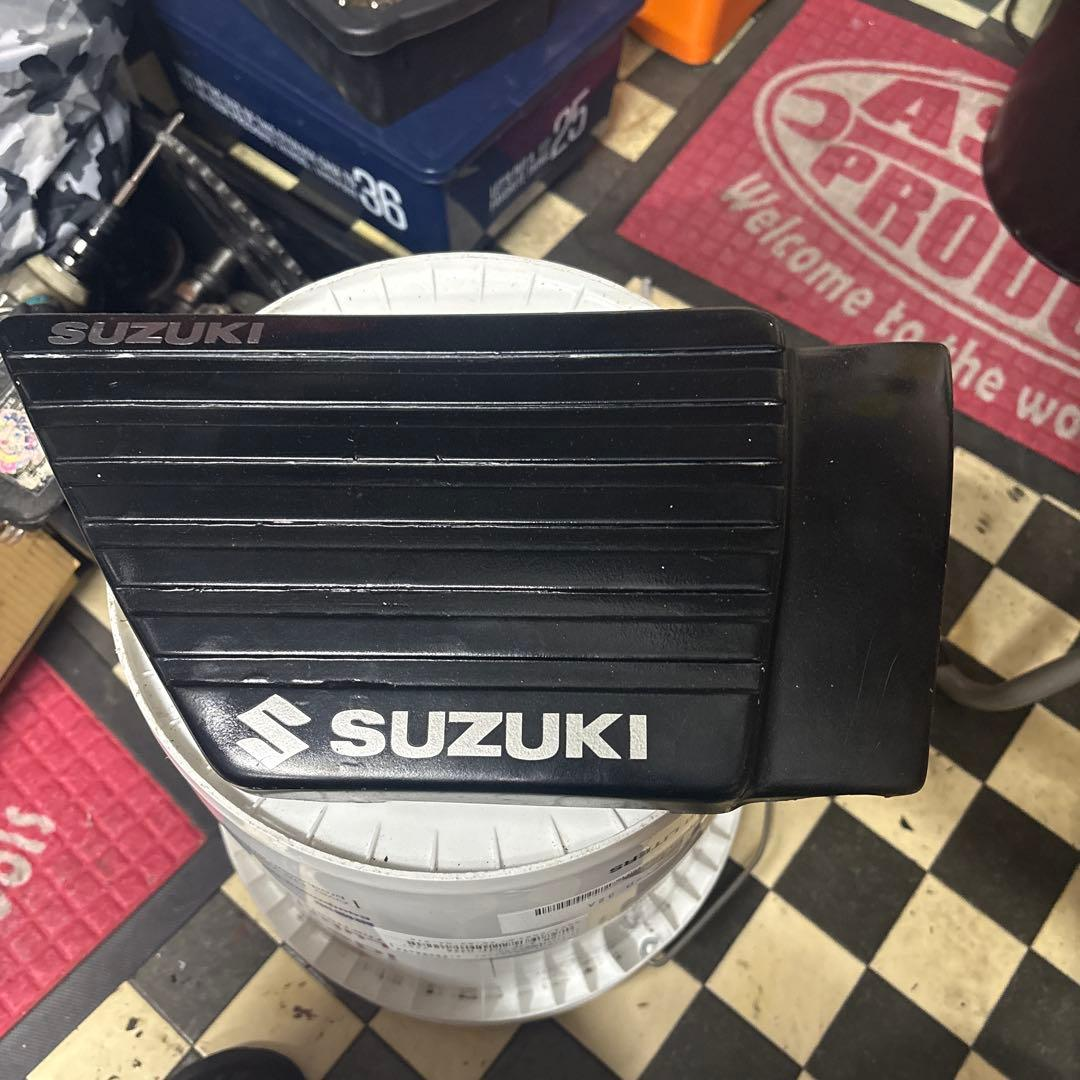 Suzuki Side Cover Gsx400E Gsx250E
