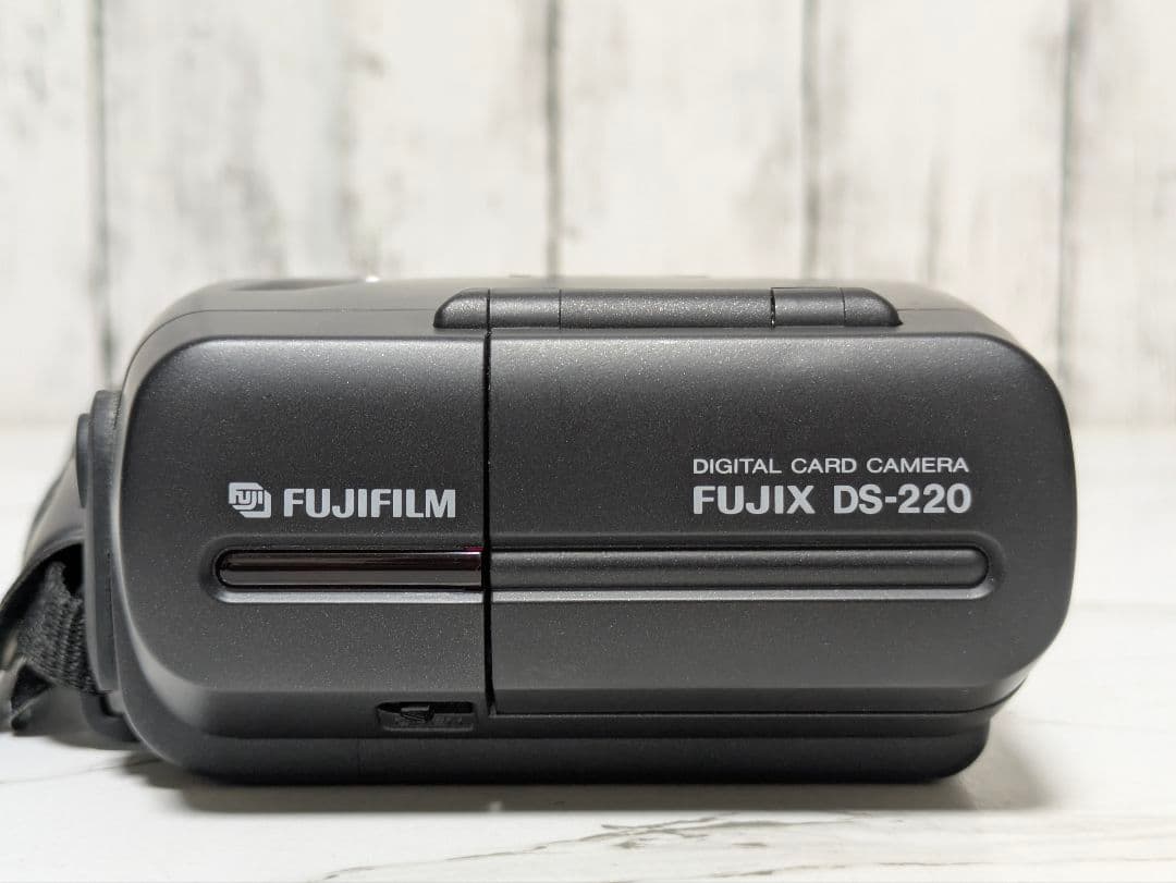 Fujifilm Compact Digital Camera Fujix Ds-220