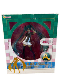 Others Familymart Ver. A 1/8 Scale Painted Figure