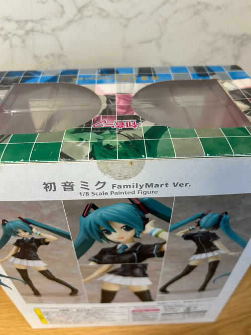 Others Familymart Ver. A 1/8 Scale Painted Figure
