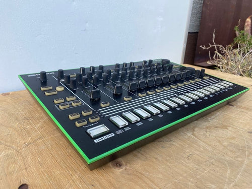 Roland Rhythm Machine Tr-8 Performer