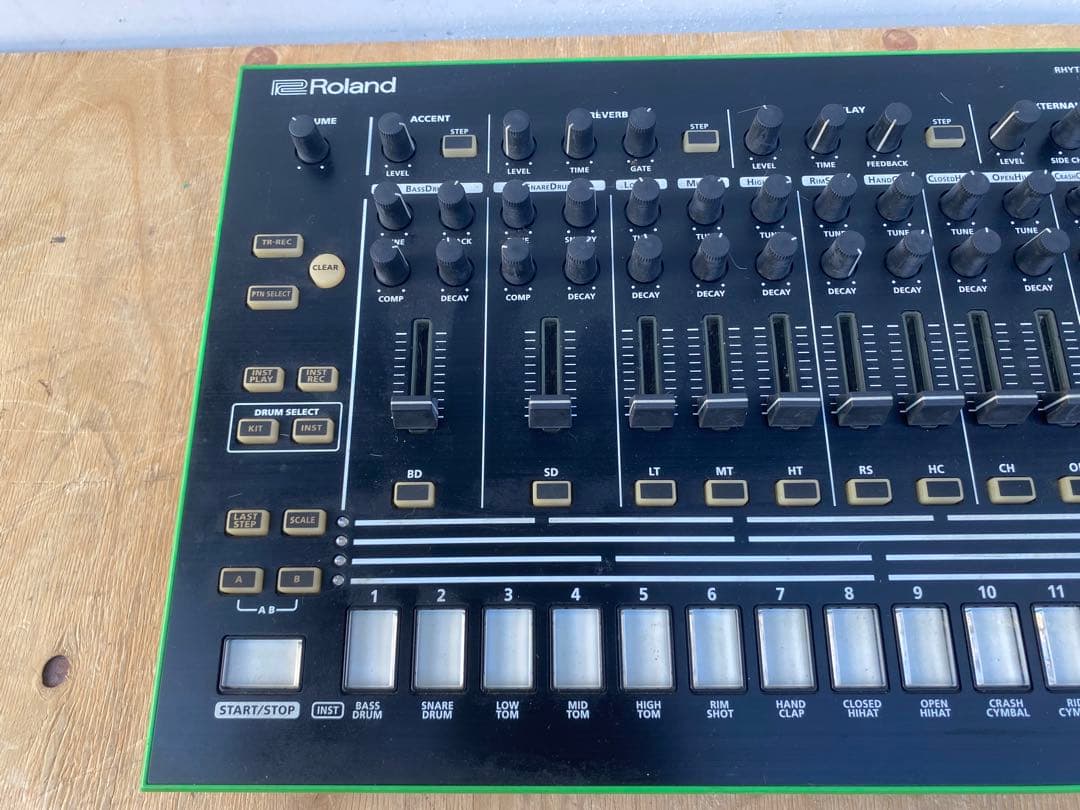 Roland Rhythm Machine Tr-8 Performer