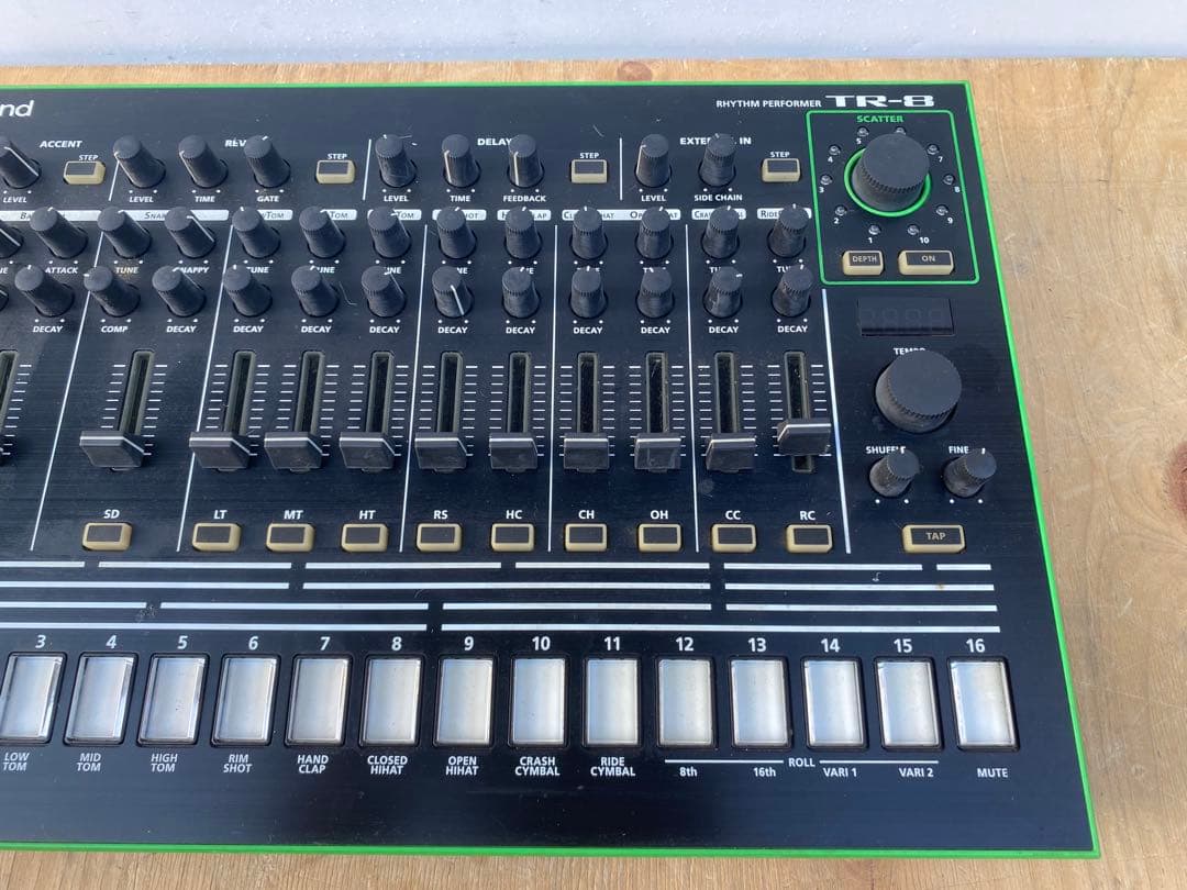 Roland Rhythm Machine Tr-8 Performer