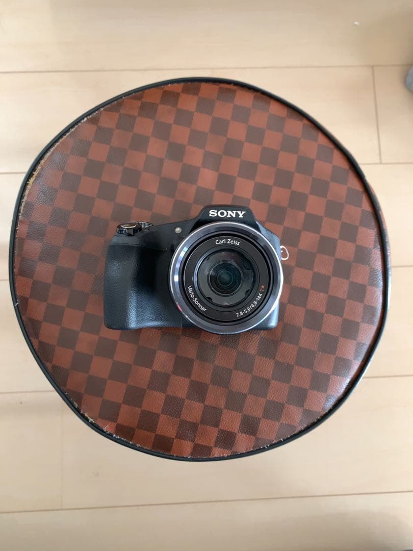 Sony Compact Digital Camera Cyber-Shot Dsc-Hx100V