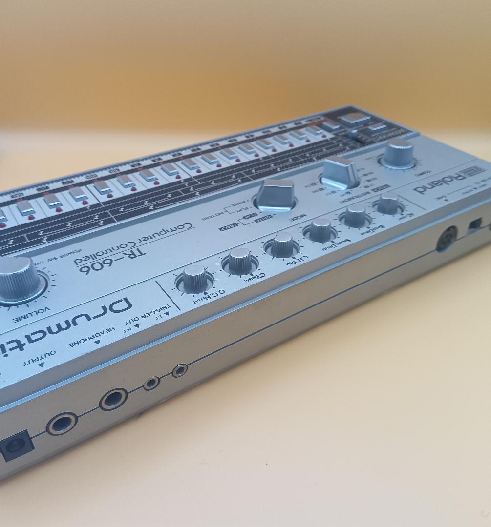Roland Rhythm Machines Tr-606 Drumatix
