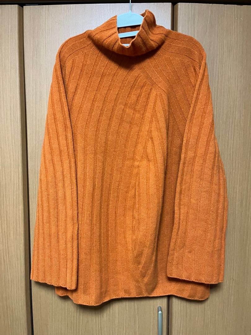 Issey Miyake Long-Sleeve 132 5. Yarn Ball 3