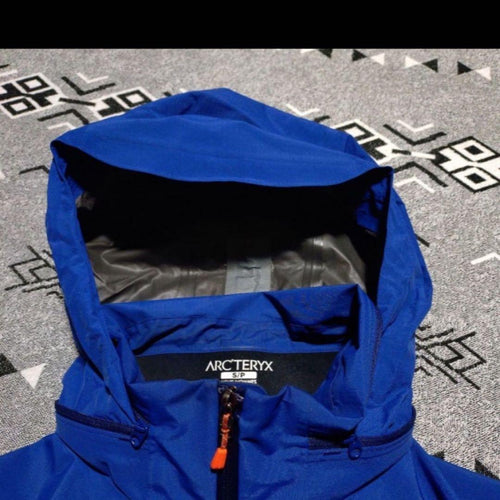 Arc'Teryx Mountain Parkas Lt S