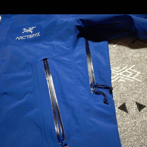 Arc'Teryx Mountain Parkas Lt S