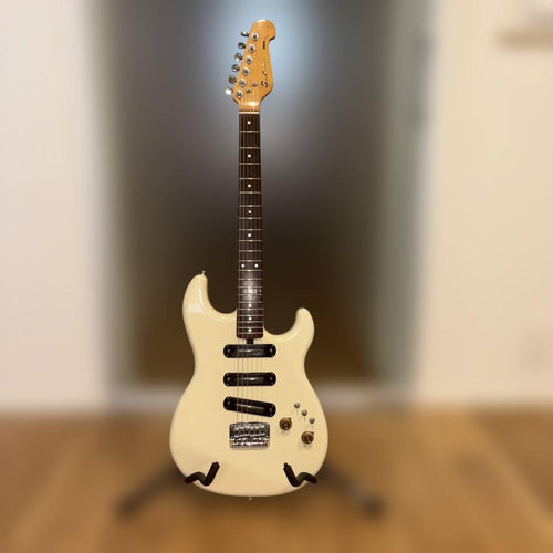 Yamaha Electric Guitar Sc700