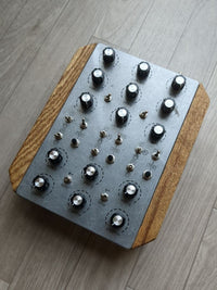 Analog Synthesizers Artificial Noise Lab: 1