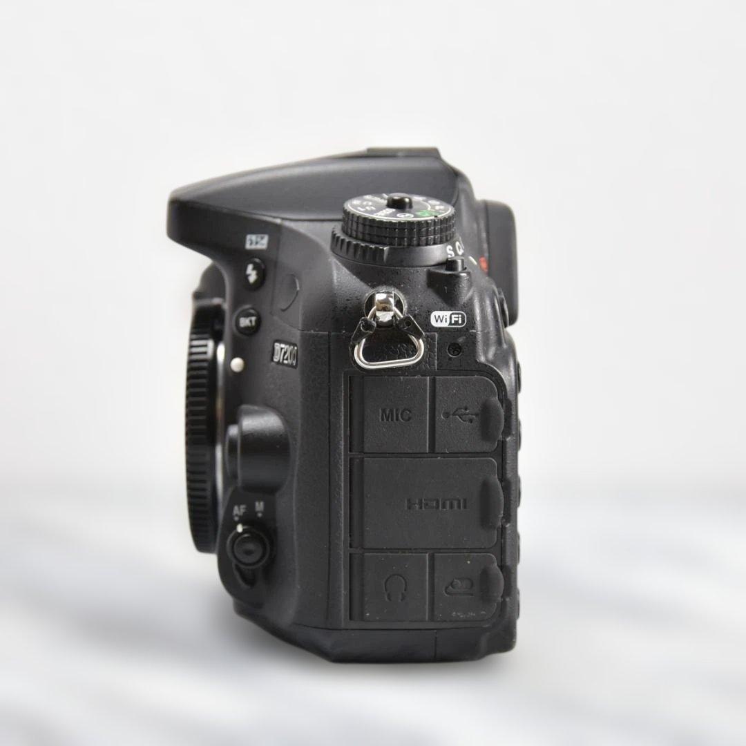 Nikon Digital Slr D7200 Aps-C