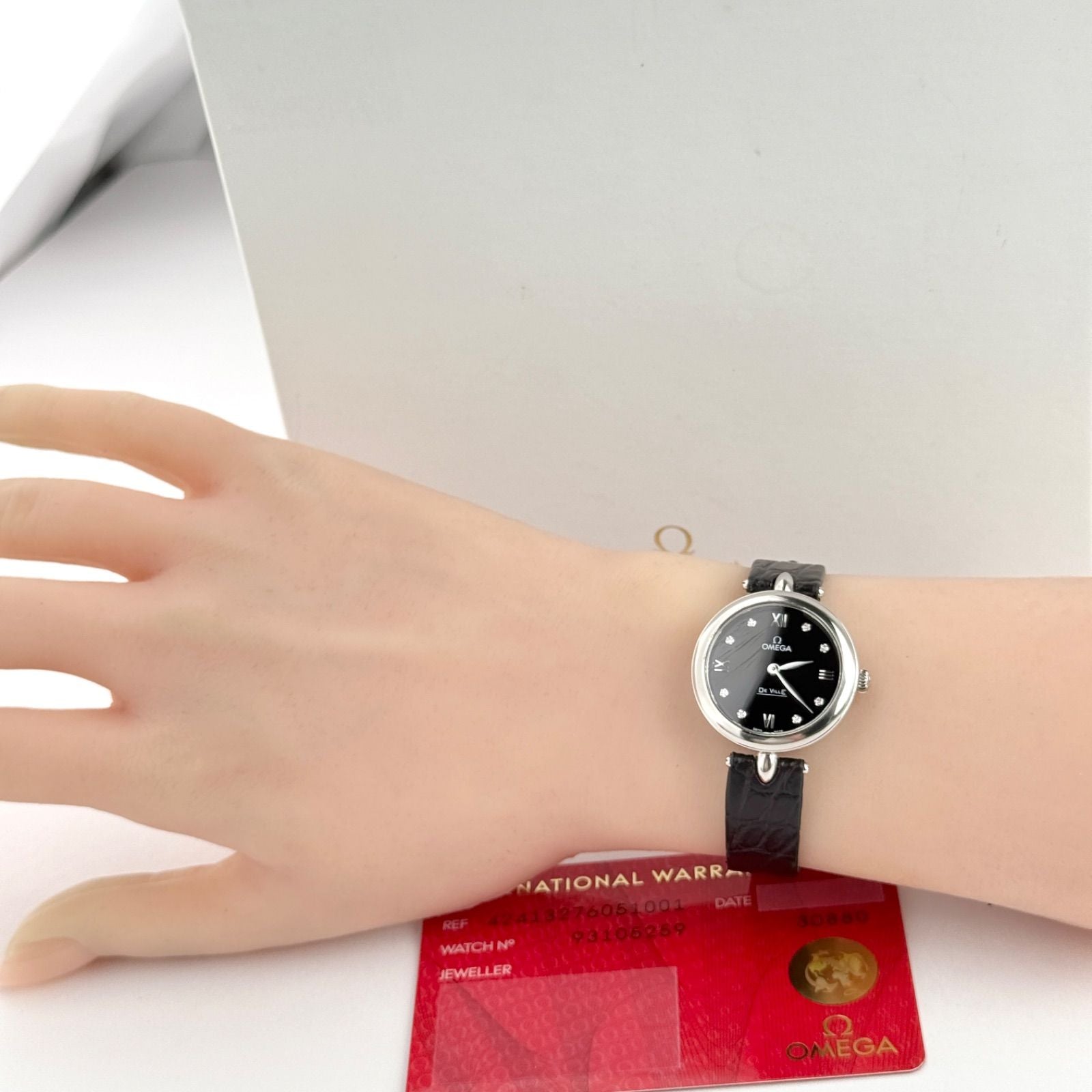 Omega Watch (Quartz) 633