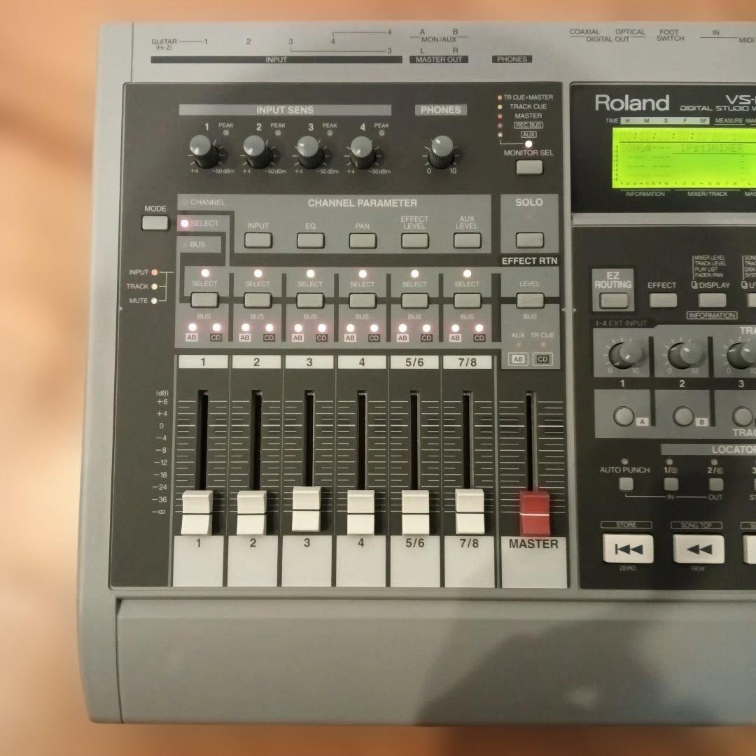 Roland Multi -Track Recorder Vs-840Ex