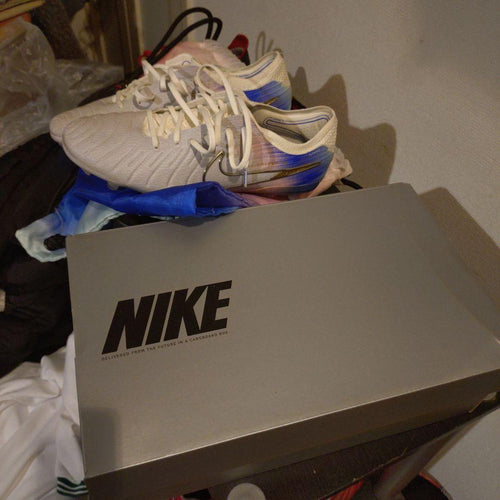 Nike Soccer Cleats Spikes Tiempo Legend 10 Elite Fg