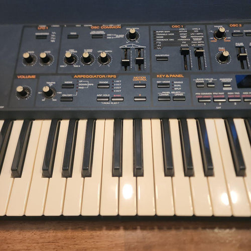 Roland Analog Synthesizer Jp-8000