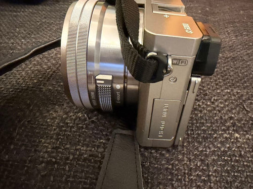 Sony Mirrorless Interchangeable Lens Cameras 6000 2