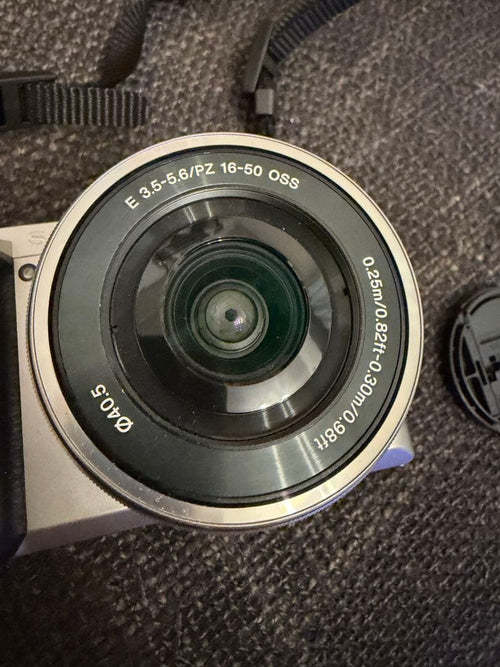 Sony Mirrorless Interchangeable Lens Cameras 6000 2