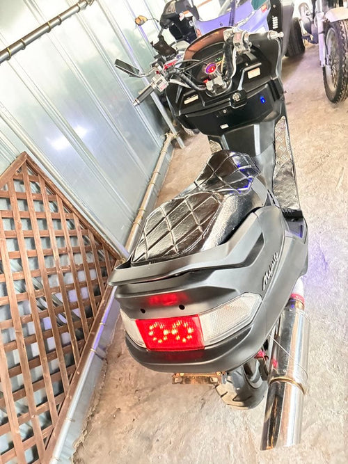 Yamaha Motorcycle Body 250 R8 6