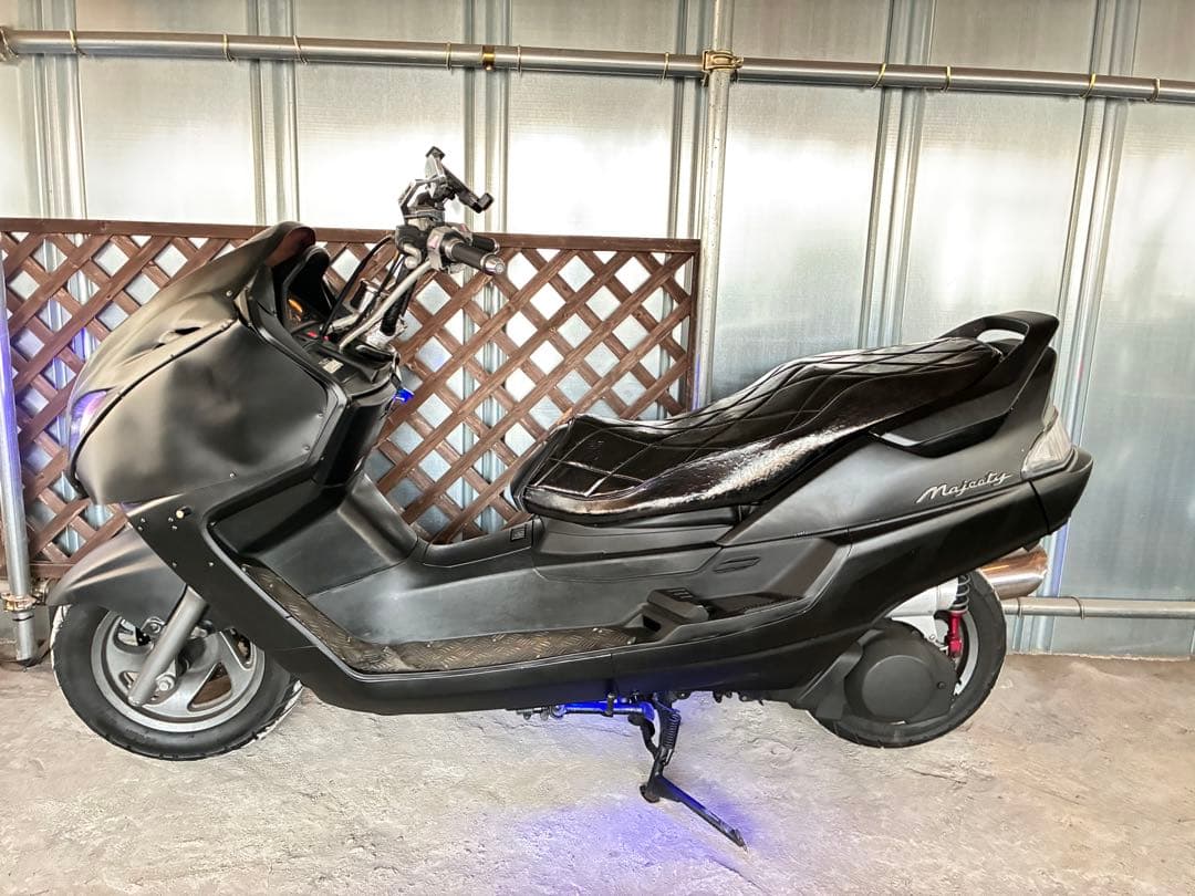 Yamaha Motorcycle Body 250 R8 6
