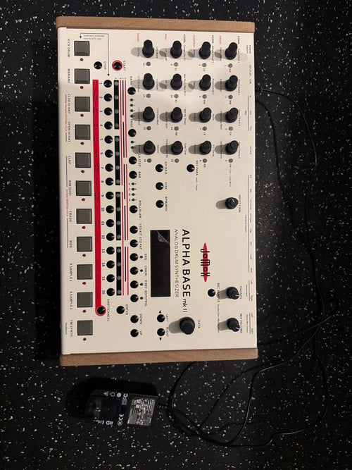 Analog Synthesizers Jomox Alpha Base Mk Ii