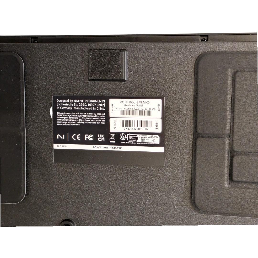 Midi Keyboards Pads 3 Ni Kontrol S49 Mk3 Black
