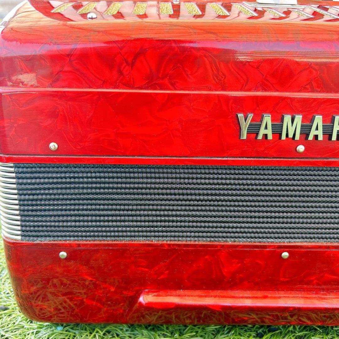 Yamaha Accordions S-32B