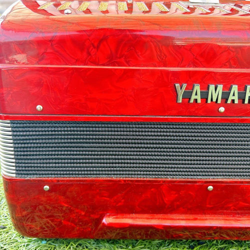 Yamaha Accordions S-32B