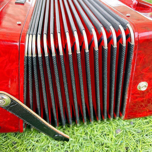 Yamaha Accordions S-32B