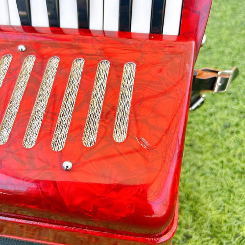 Yamaha Accordions S-32B