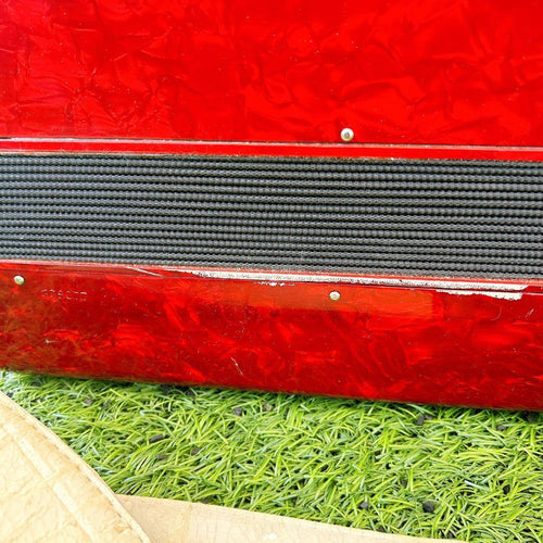 Yamaha Accordions S-32B
