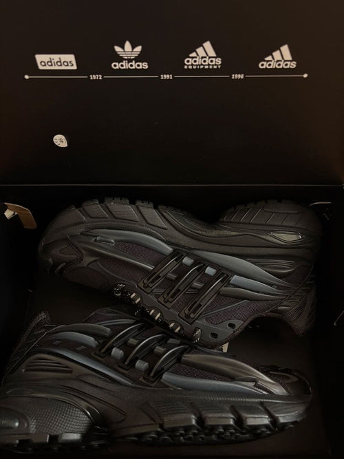 Adidas Sneakers Pharrell Williams Jellyfish