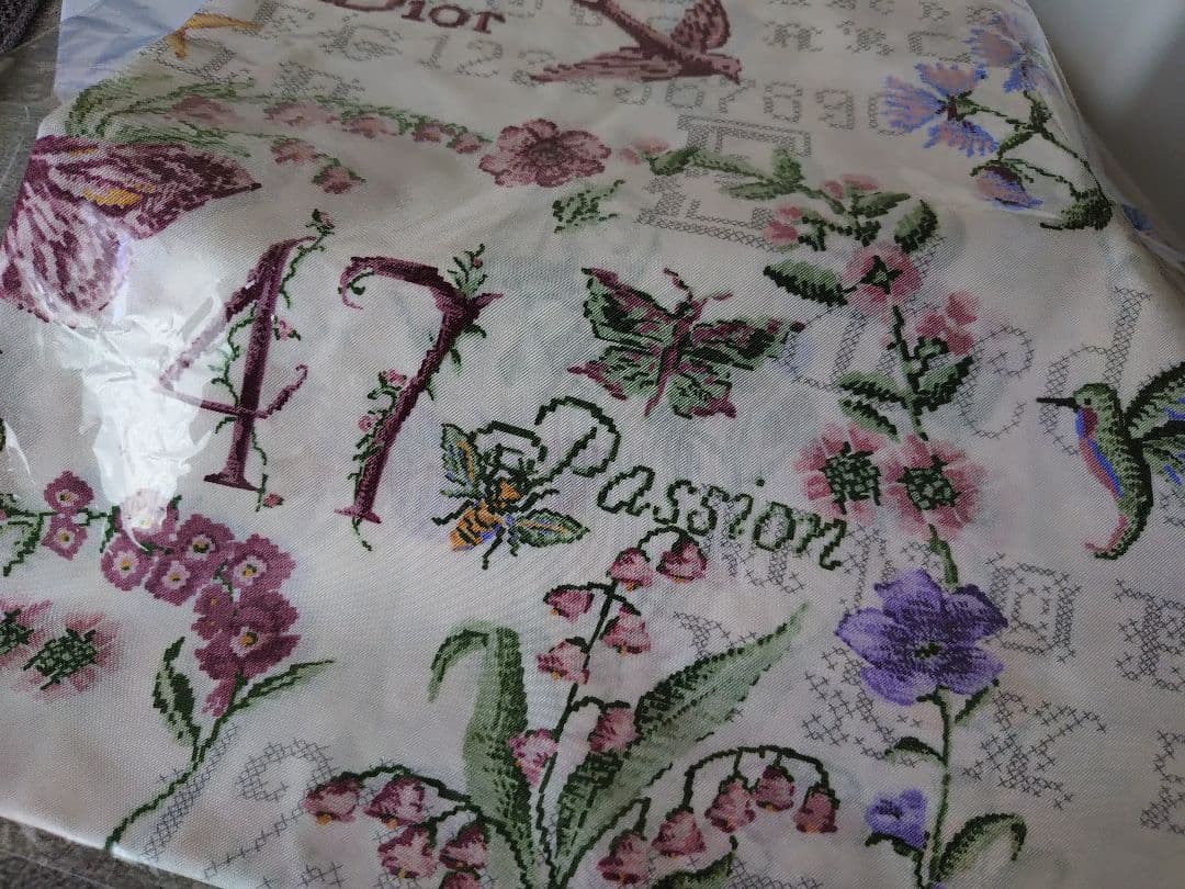 Christian Dior Stall Shawl