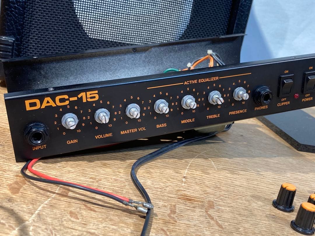 Guitar Amplifiers Roland Dac-15