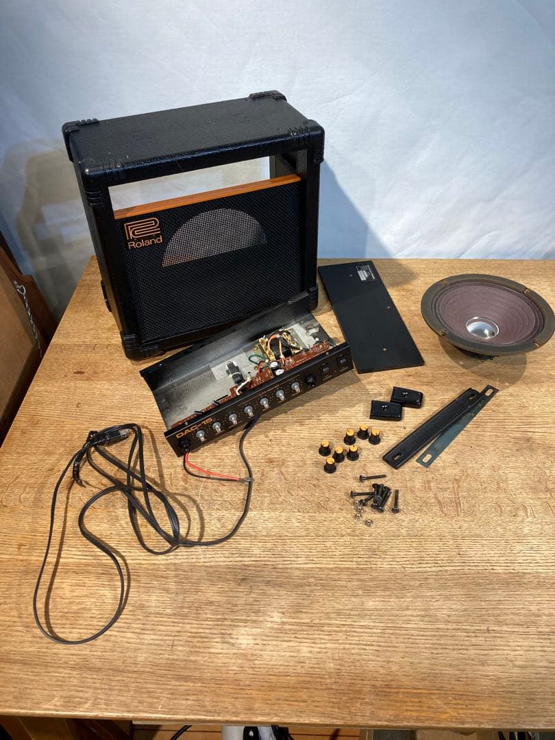 Guitar Amplifiers Roland Dac-15