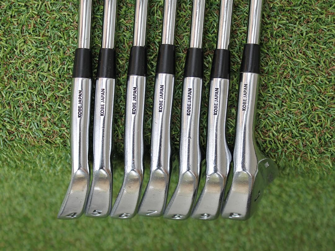 Iron Set A Grind Cmb 4-Pw 7 Dg X100