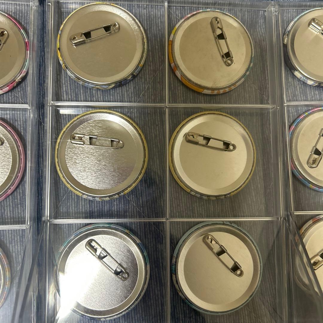Pins, Pin Badges, Can