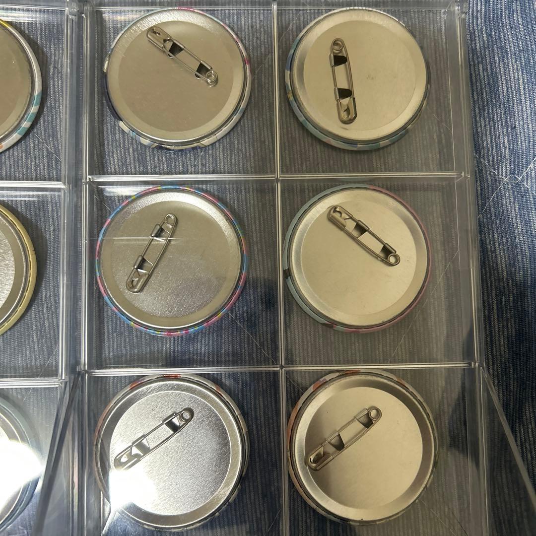 Pins, Pin Badges, Can