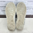 Een badende aap-sneakers